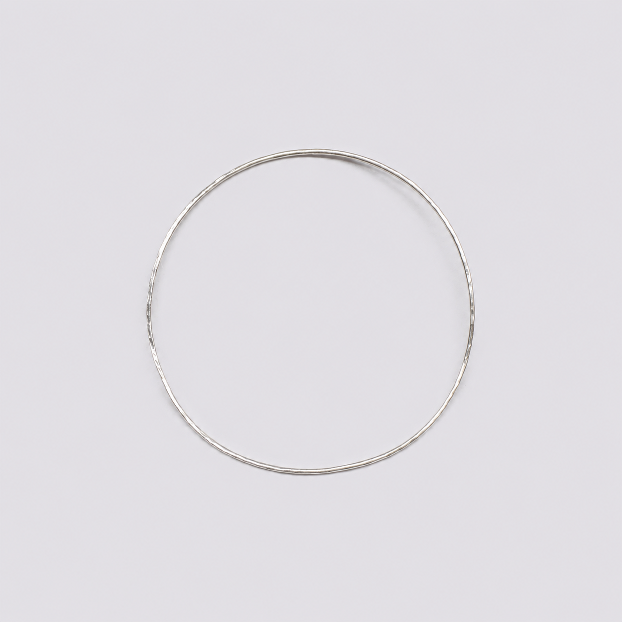 Hammered fine bracelet