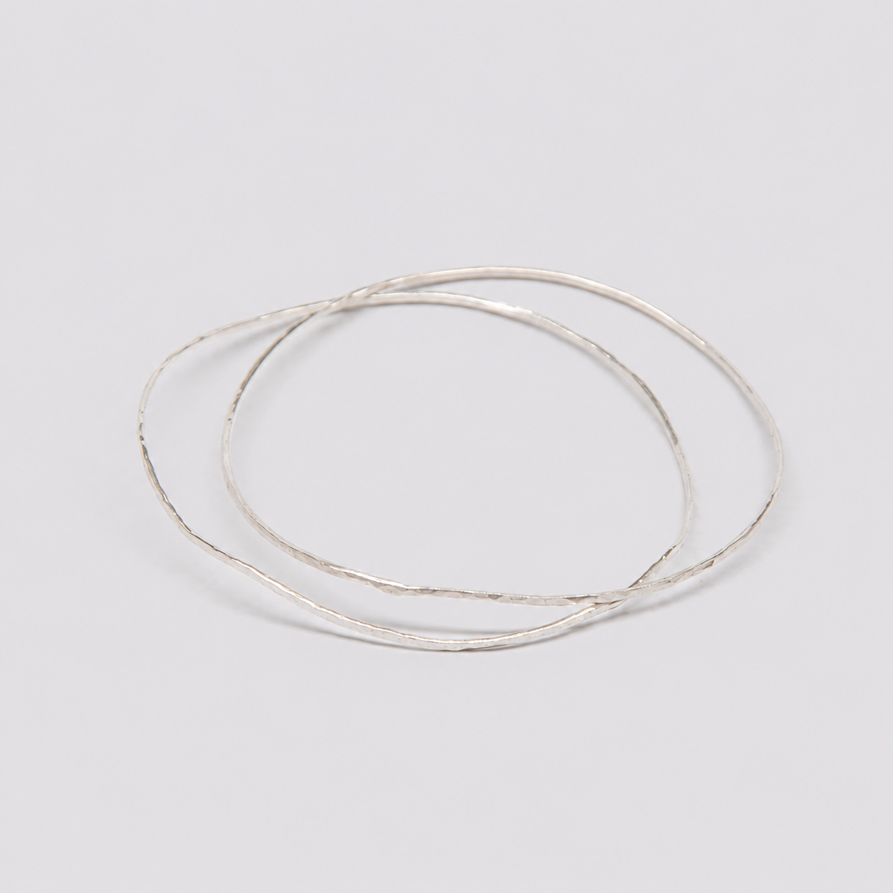 Hammered fine bracelet