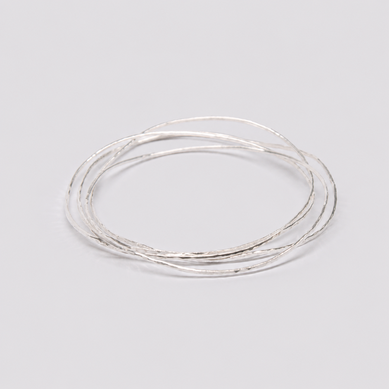 Hammered fine bracelet
