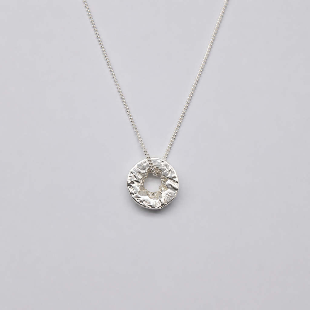 Thýra pendant